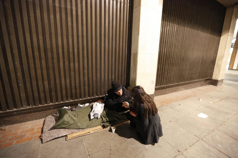 Βρετανία: Διπλασιάστηκε ο αριθμός των αστέγων | Newsit.gr Βρετανία: Διπλασιάστηκε ο αριθμός των αστέγων | Newsit.gr