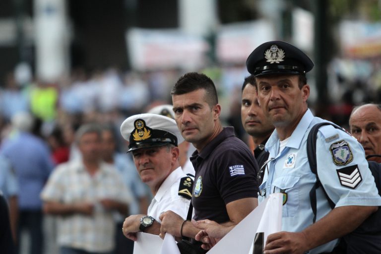 Αστυνομικός έβρισε συναδέλφους για δύο προσαγωγές | Newsit.gr Αστυνομικός έβρισε συναδέλφους για δύο προσαγωγές | Newsit.gr