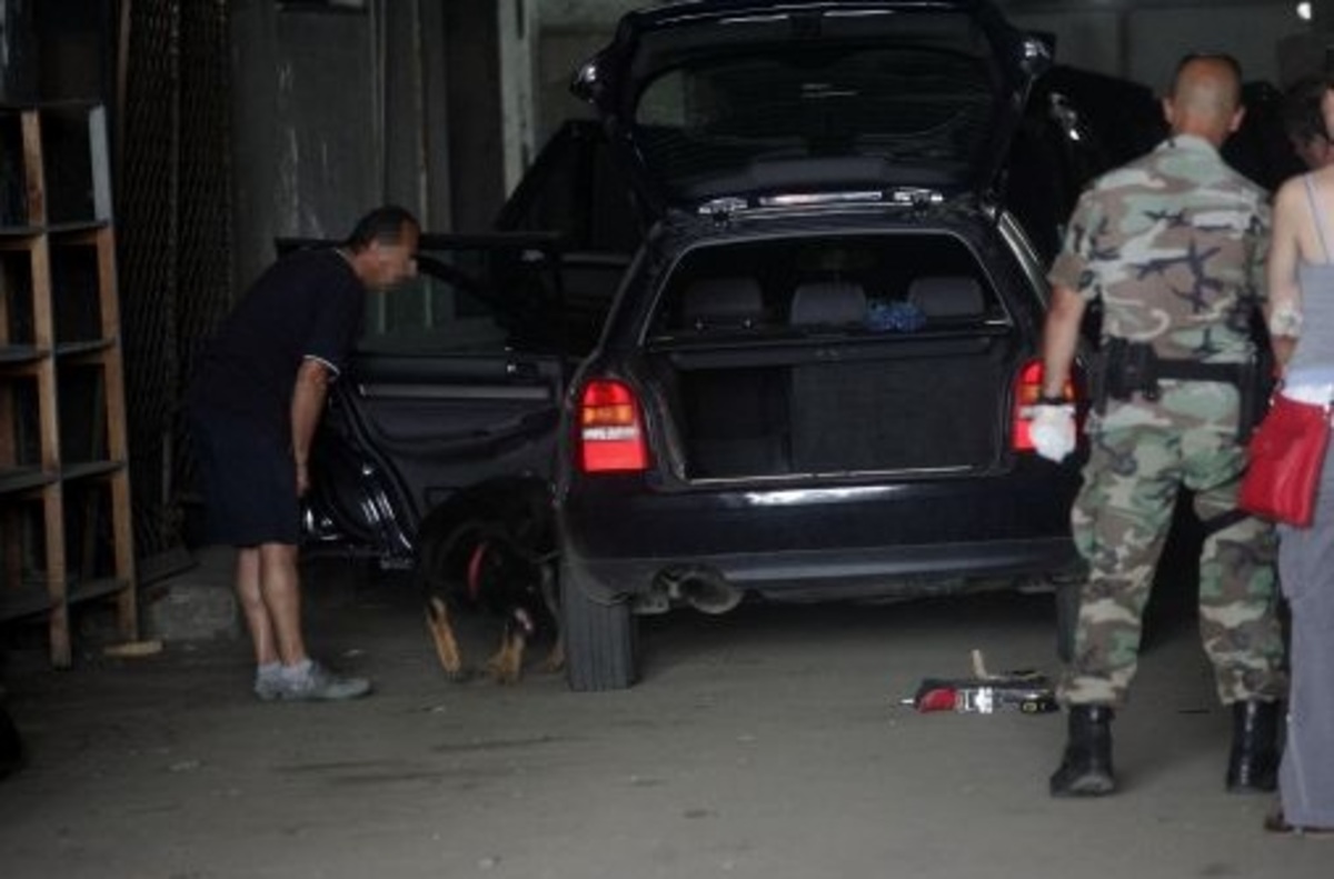 Φθιώτιδα: Έκρυβε 4 λαθρομετανάστες στο πορτ-μπαγκάζ! | Newsit.gr Φθιώτιδα: Έκρυβε 4 λαθρομετανάστες στο πορτ-μπαγκάζ! | Newsit.gr