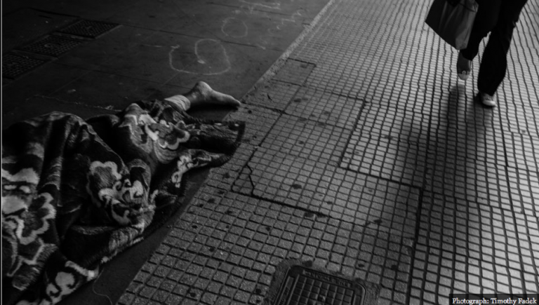 Οι Άθλιοι των Αθηνών -Εικόνες μιας πόλης σε παρακμή από το Foreign Policy | Newsit.gr Οι Άθλιοι των Αθηνών -Εικόνες μιας πόλης σε παρακμή από το Foreign Policy | Newsit.gr