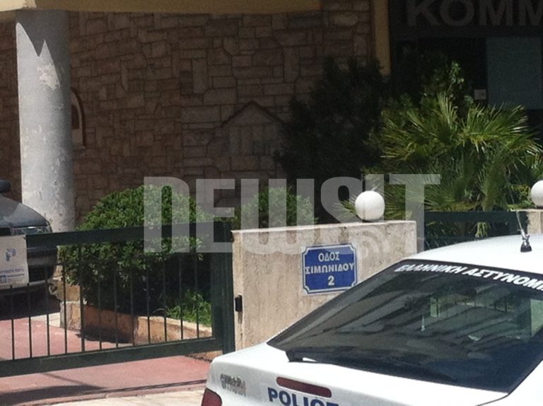 Αδελφός γνωστού καλλιτέχνη αυτοκτόνησε πηδώντας από την ταράτσα | Newsit.gr Αδελφός γνωστού καλλιτέχνη αυτοκτόνησε πηδώντας από την ταράτσα | Newsit.gr