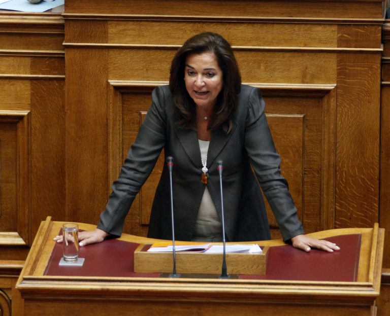 Η Ντόρα στηρίζει την επιλογή Παπαδήμου | Newsit.gr Η Ντόρα στηρίζει την επιλογή Παπαδήμου | Newsit.gr