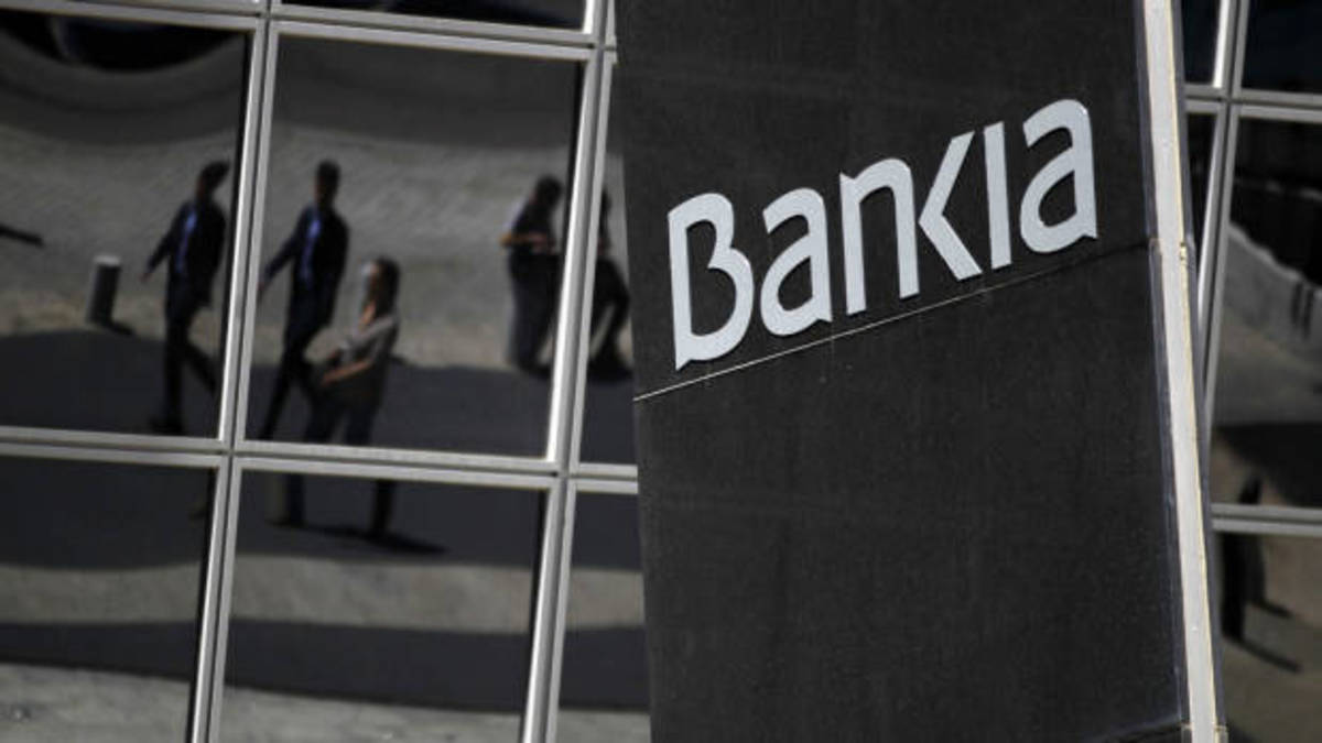 «Ακροβατεί» η ισπανική τράπεζα Bankia – Αθρόες οι αναλήψεις | Newsit.gr «Ακροβατεί» η ισπανική τράπεζα Bankia – Αθρόες οι αναλήψεις | Newsit.gr