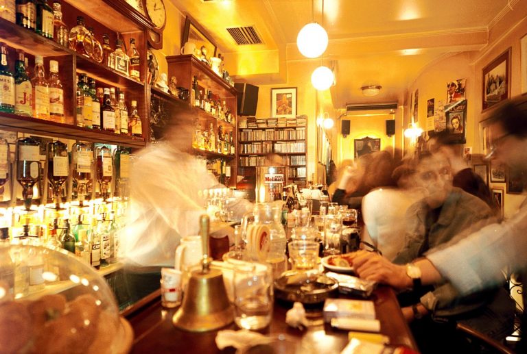 ΘΕΜΑ NEWSIT: Δωρεάν διασκέδαση και φαγητό λόγω κρίσης | Newsit.gr ΘΕΜΑ NEWSIT: Δωρεάν διασκέδαση και φαγητό λόγω κρίσης | Newsit.gr