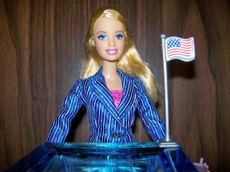 Η κούκλα Barbie υποψήφια για πρόεδρος των ΗΠΑ | Newsit.gr Η κούκλα Barbie υποψήφια για πρόεδρος των ΗΠΑ | Newsit.gr