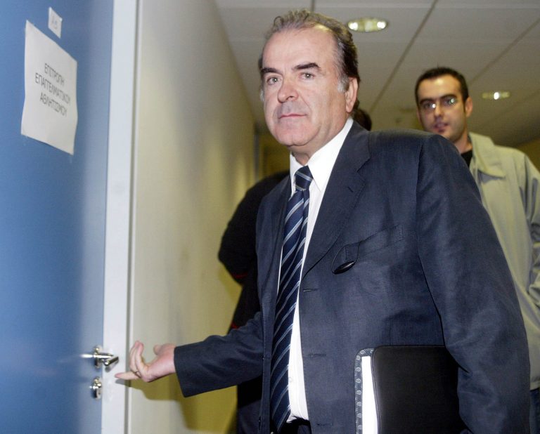 Ο Μπατατούδης δεν συνελήφθη… ανανέωσε το διαβατήριό του | Newsit.gr Ο Μπατατούδης δεν συνελήφθη… ανανέωσε το διαβατήριό του | Newsit.gr