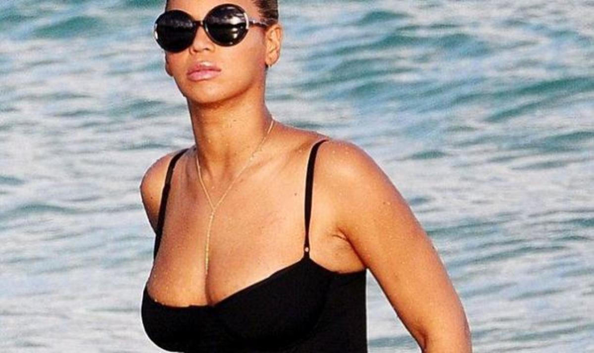Η πρώτη εμφάνιση της Beyonce με μαγιό μετά τη γέννηση της κόρης της! | Newsit.gr Η πρώτη εμφάνιση της Beyonce με μαγιό μετά τη γέννηση της κόρης της! | Newsit.gr