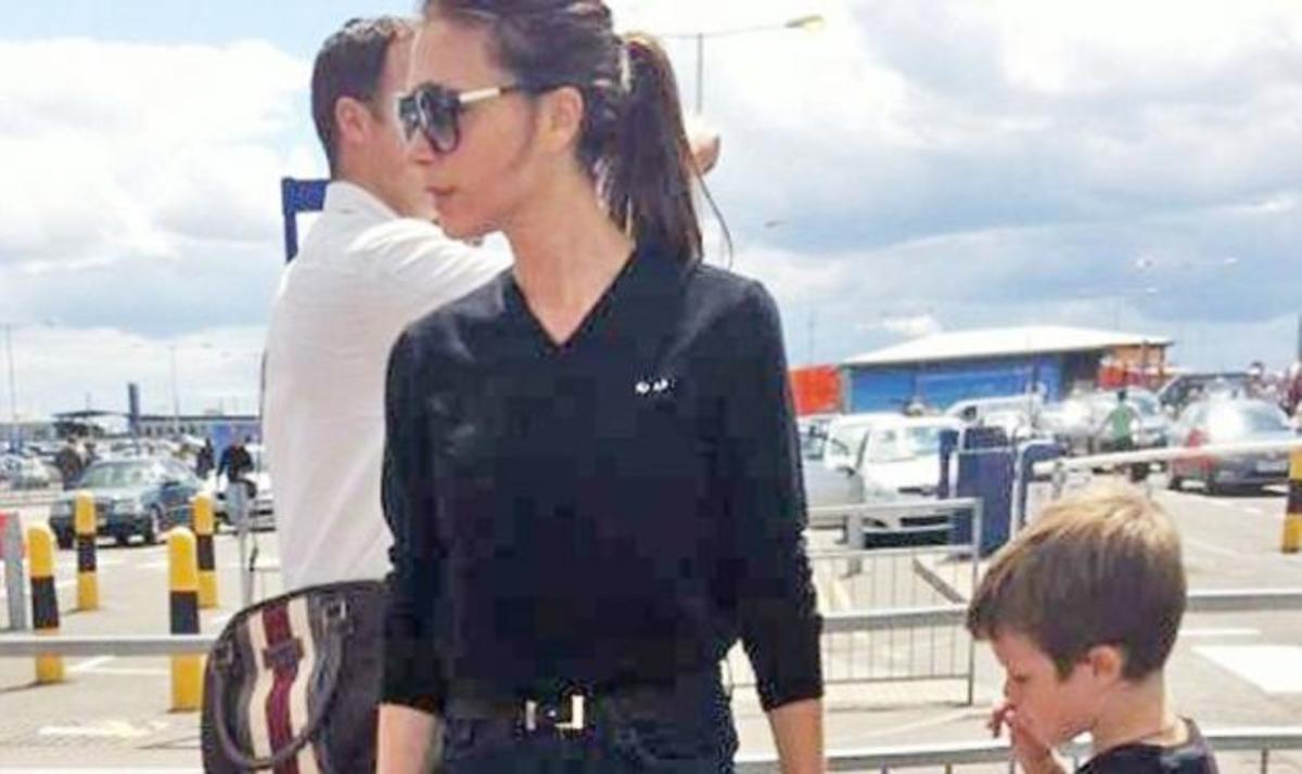 Oops! Σαν να αδυνάτισε πολύ η Victoria Beckham | Newsit.gr Oops! Σαν να αδυνάτισε πολύ η Victoria Beckham | Newsit.gr