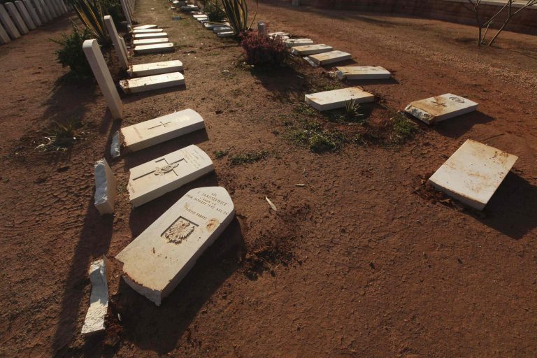 Γης Μαδιάμ το νεκροταφείο του Β’ Παγκοσμίου Πόλεμου στη Βεγγάζη – ΦΩΤΟ και VIDEO | Newsit.gr Γης Μαδιάμ το νεκροταφείο του Β’ Παγκοσμίου Πόλεμου στη Βεγγάζη – ΦΩΤΟ και VIDEO | Newsit.gr