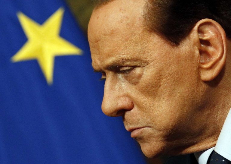 Ο Σίλβιο «θυσιάζεται» για να…. πατάξει την αριστερα | Newsit.gr Ο Σίλβιο «θυσιάζεται» για να…. πατάξει την αριστερα | Newsit.gr