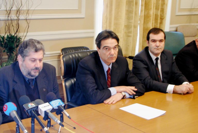 Στα μαχαίρια κυβέρνηση – Βγενόπουλος | Newsit.gr Στα μαχαίρια κυβέρνηση – Βγενόπουλος | Newsit.gr