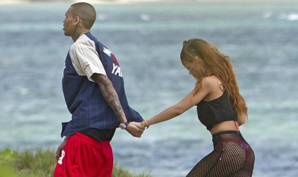 Rihanna: Ποιος χωρισμός; Γιόρτασε τα γενέθλιά της με τον Chris Brown στη Χαβάη! | Newsit.gr Rihanna: Ποιος χωρισμός; Γιόρτασε τα γενέθλιά της με τον Chris Brown στη Χαβάη! | Newsit.gr