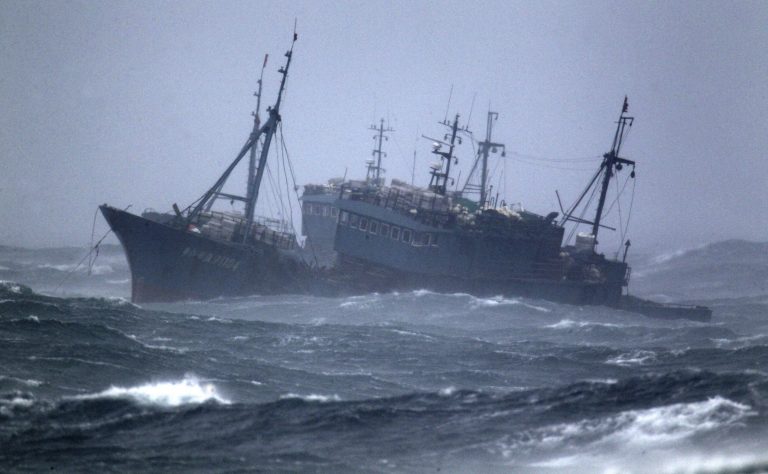 Αγωνία για 31 ψαράδες που αγνοούνται μεσοπέλαγα | Newsit.gr Αγωνία για 31 ψαράδες που αγνοούνται μεσοπέλαγα | Newsit.gr
