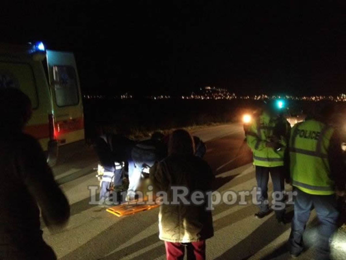 Φθιώτιδα: Πετάχτηκε στον δρόμο με τα χέρια ψηλά και τον παρέσυρε αυτοκίνητο! | Newsit.gr Φθιώτιδα: Πετάχτηκε στον δρόμο με τα χέρια ψηλά και τον παρέσυρε αυτοκίνητο! | Newsit.gr