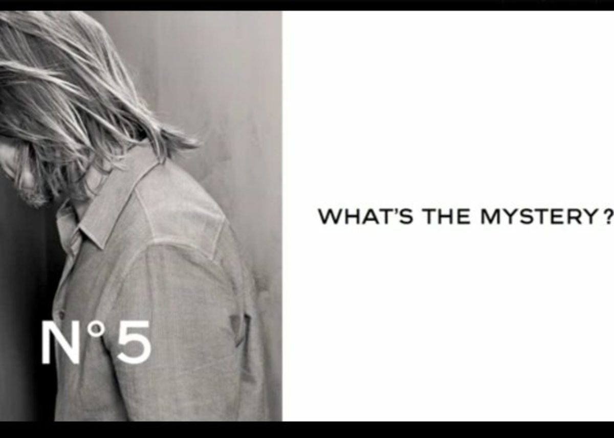 Απόλαυσε τον Brad Pitt για το Chanel no5 με την πιο sexy ανδρική φωνή που άκουσες ποτέ! | Newsit.gr Απόλαυσε τον Brad Pitt για το Chanel no5 με την πιο sexy ανδρική φωνή που άκουσες ποτέ! | Newsit.gr