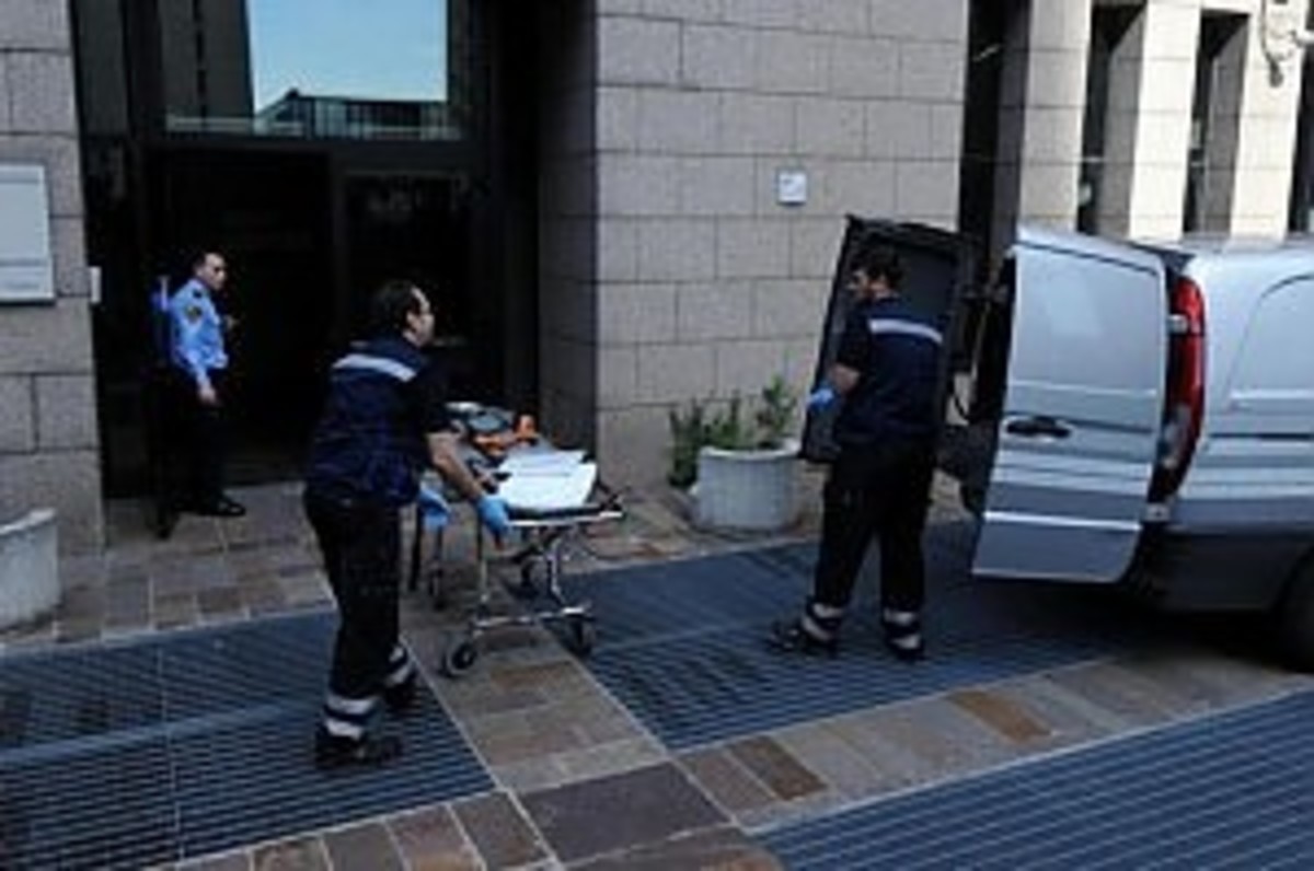 Πέταξε τα 2 του παιδιά από το παράθυρο και αυτοκτόνησε! | Newsit.gr Πέταξε τα 2 του παιδιά από το παράθυρο και αυτοκτόνησε! | Newsit.gr