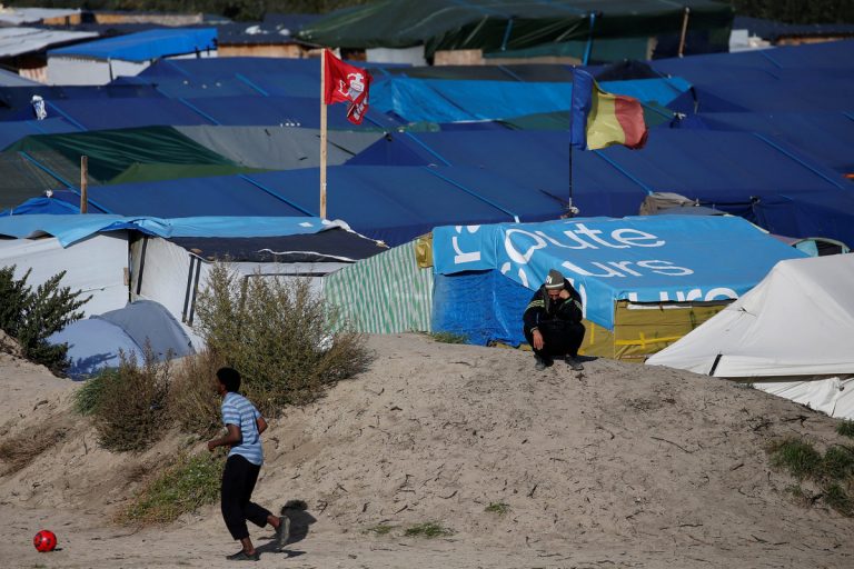 Βίασαν διερμηνέα που συνόδευε δημοσιογράφο στο Καλαί | Newsit.gr Βίασαν διερμηνέα που συνόδευε δημοσιογράφο στο Καλαί | Newsit.gr