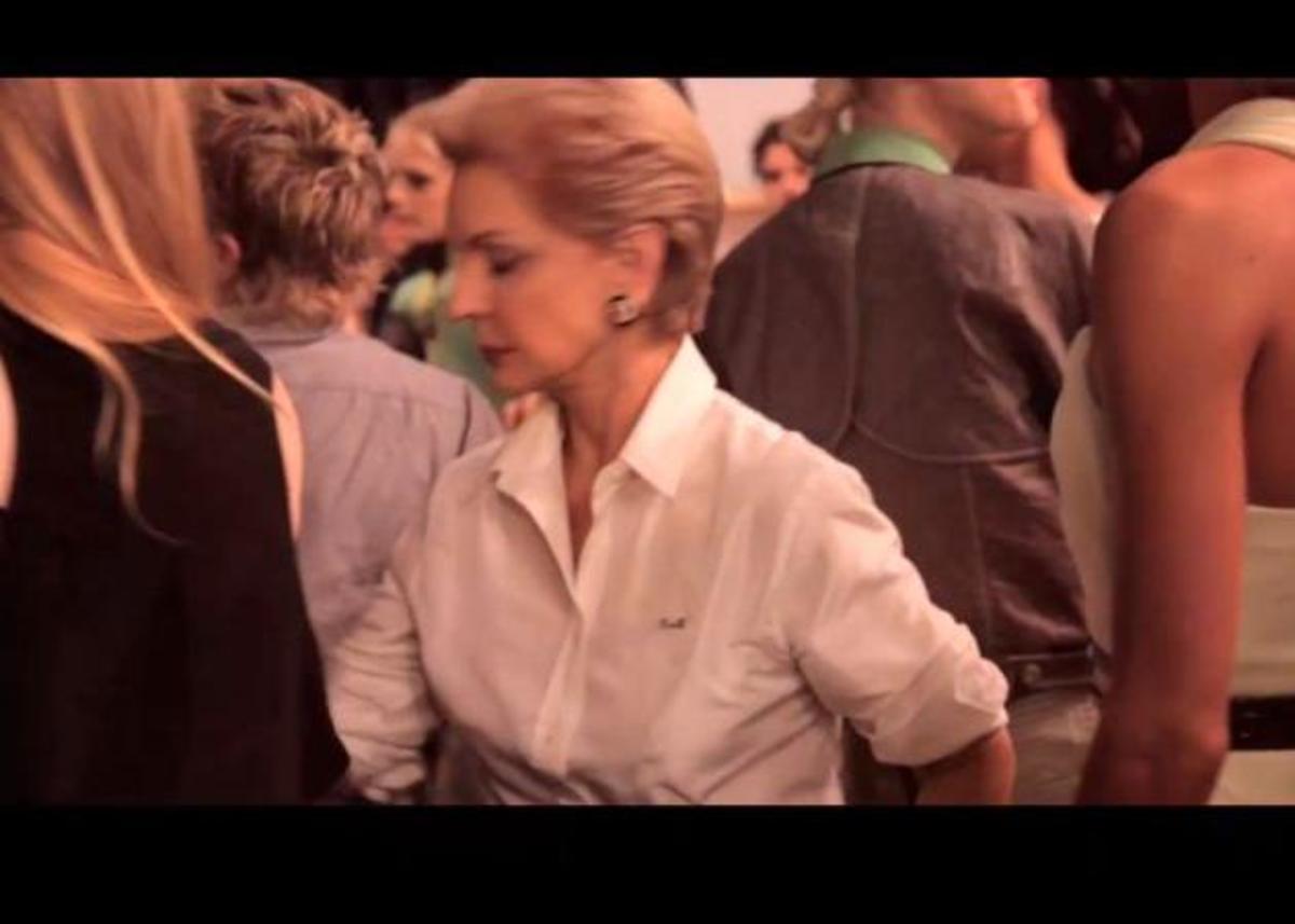 H Carolina Herrera δημιουργεί ένα βίντεο αφιερωμένο στο λευκό πουκάμισο! | Newsit.gr H Carolina Herrera δημιουργεί ένα βίντεο αφιερωμένο στο λευκό πουκάμισο! | Newsit.gr