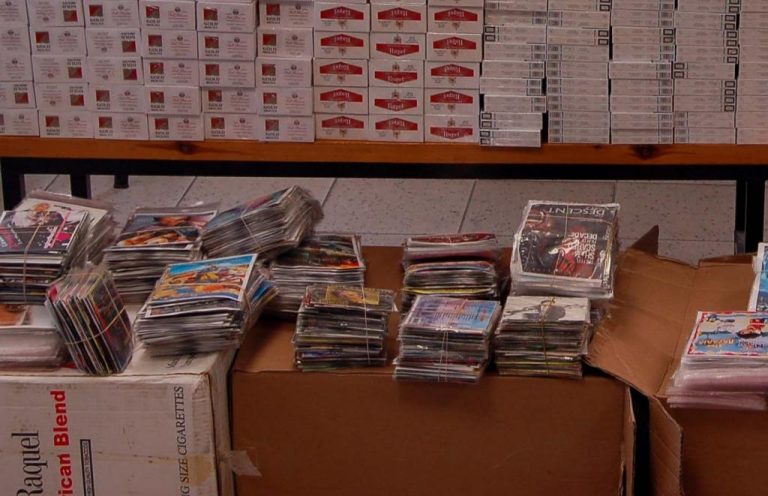 Εύβοια: Δέκα Πακιστανοί με χειροπέδες για πλαστά CD και λαθραία τσιγάρα | Newsit.gr Εύβοια: Δέκα Πακιστανοί με χειροπέδες για πλαστά CD και λαθραία τσιγάρα | Newsit.gr