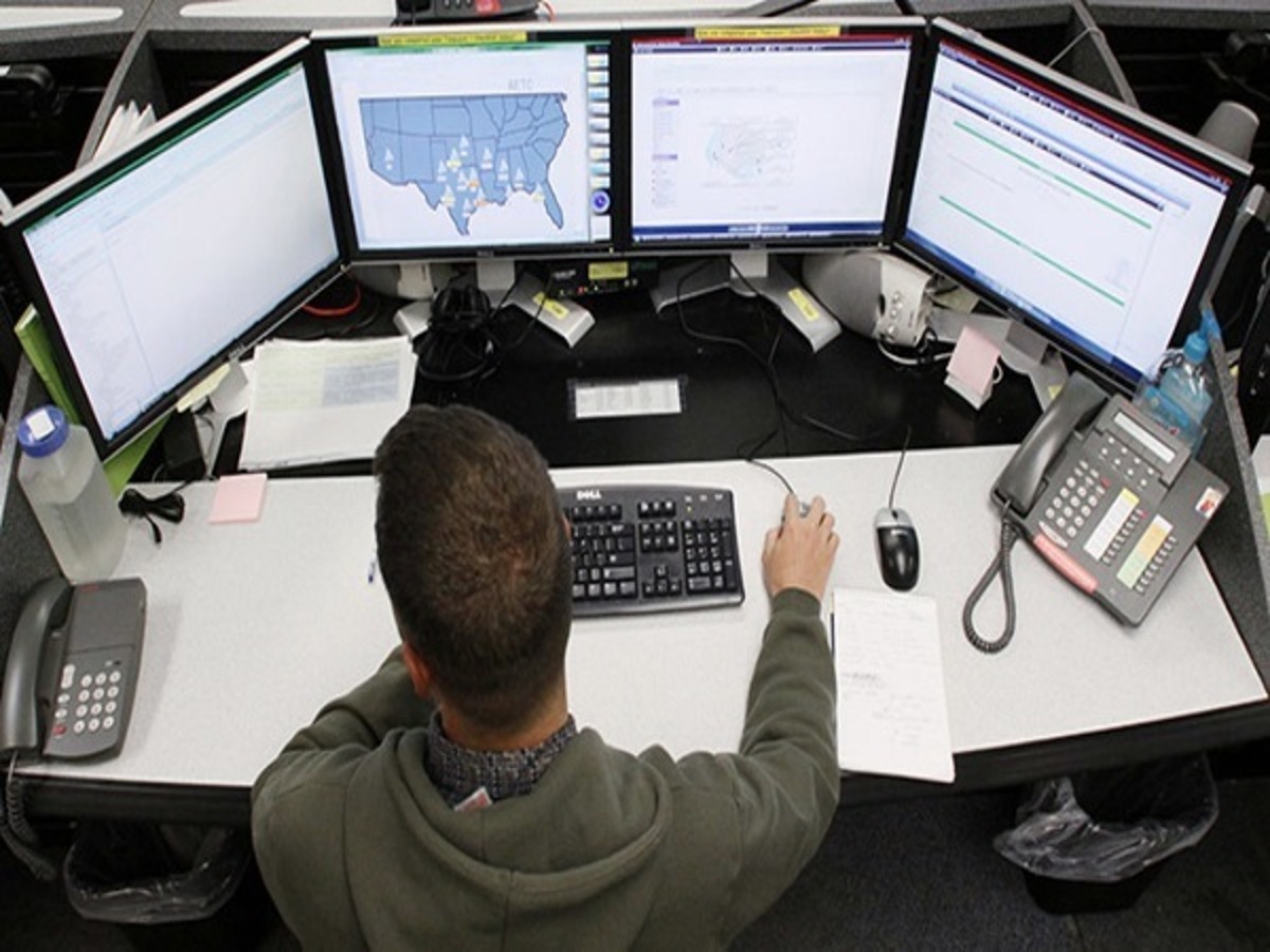 Προσοχή: Ο ιός «Locky»… έφτασε στην Ελλάδα! Εισβάλλει στα αρχεία σας και ζητά χρήματα για να τα ξεκλειδώσει! | Newsit.gr Προσοχή: Ο ιός «Locky»… έφτασε στην Ελλάδα! Εισβάλλει στα αρχεία σας και ζητά χρήματα για να τα ξεκλειδώσει! | Newsit.gr