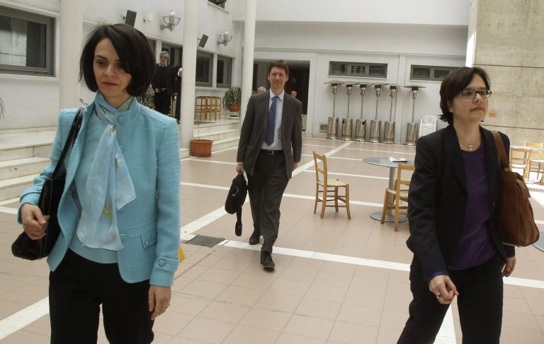Σκληρό παζάρι για το κούρεμα των καταθέσεων στην Κύπρο – ΤΩΡΑ κρίσιμη συνάντηση με την τρόικα – Με αεροπλάνο της Ε.Ε. στις Βρυξέλλες ο Αναστασιάδης | Newsit.gr Σκληρό παζάρι για το κούρεμα των καταθέσεων στην Κύπρο – ΤΩΡΑ κρίσιμη συνάντηση με την τρόικα – Με αεροπλάνο της Ε.Ε. στις Βρυξέλλες ο Αναστασιάδης | Newsit.gr