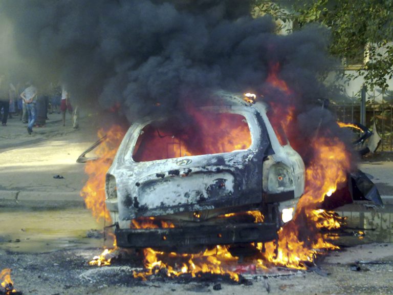 Ρωσία: Υπουργός τραυματίστηκε και ο οδηγός του σκοτώθηκε από έκρηξη βόμβας | Newsit.gr Ρωσία: Υπουργός τραυματίστηκε και ο οδηγός του σκοτώθηκε από έκρηξη βόμβας | Newsit.gr