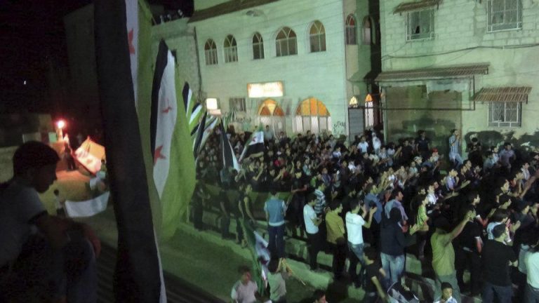 Ένοπλοι τρομοκράτες απήγαγαν 48 ιρανούς προσκυνητές στη Δαμασκό | Newsit.gr Ένοπλοι τρομοκράτες απήγαγαν 48 ιρανούς προσκυνητές στη Δαμασκό | Newsit.gr