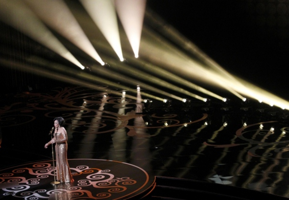 H Σίρλεϊ Μπάσεϊ ξεσηκώνει τα OSCARS! Ο Τζέιμς Μποντ γιορτάζει 50 χρόνια! Δείτε το εντυπωσιακό στιγμιότυπο ! | Newsit.gr H Σίρλεϊ Μπάσεϊ ξεσηκώνει τα OSCARS! Ο Τζέιμς Μποντ γιορτάζει 50 χρόνια! Δείτε το εντυπωσιακό στιγμιότυπο ! | Newsit.gr