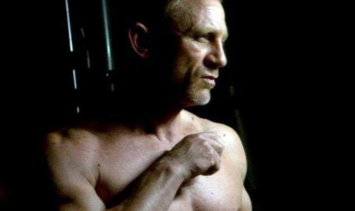 Κορίτσια, ο Daniel Craig επιστρέφει χωρίς πουκάμισο και μας δείχνει πόσο καλογυμνασμένος είναι! | Newsit.gr Κορίτσια, ο Daniel Craig επιστρέφει χωρίς πουκάμισο και μας δείχνει πόσο καλογυμνασμένος είναι! | Newsit.gr