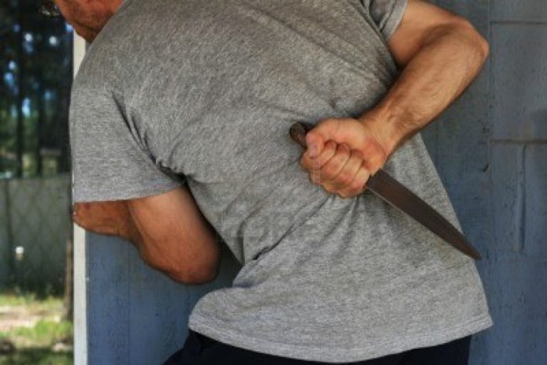 Πάτρα:»Έβαλε τον εραστή της να με μαχαιρώσει επειδή χρωστούσα χρήματα»! | Newsit.gr Πάτρα:»Έβαλε τον εραστή της να με μαχαιρώσει επειδή χρωστούσα χρήματα»! | Newsit.gr