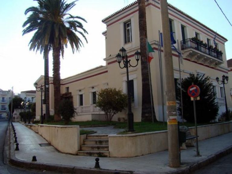 Αχαϊα:Γέλια μέχρι δακρύων στο δημαρχείο, για το πουλάκι του δημότη… | Newsit.gr Αχαϊα:Γέλια μέχρι δακρύων στο δημαρχείο, για το πουλάκι του δημότη… | Newsit.gr