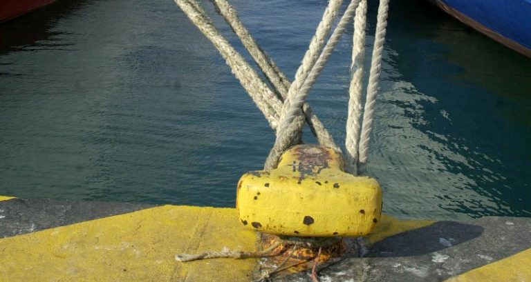 Δεμένα τα πλοία σε αρκετά λιμάνια λόγω ισχυρών ανέμων | Newsit.gr Δεμένα τα πλοία σε αρκετά λιμάνια λόγω ισχυρών ανέμων | Newsit.gr