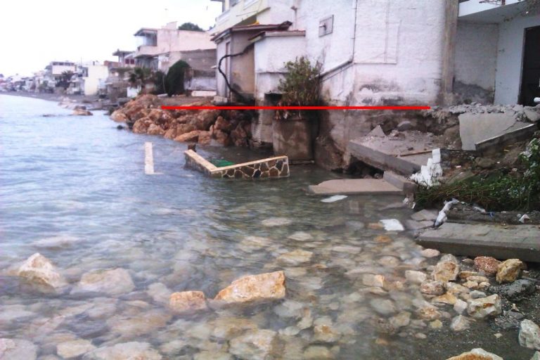 Σε κατάσταση έκτακτης ανάγκης το Δερβένι – Βουλιάζουν σπίτια! | Newsit.gr Σε κατάσταση έκτακτης ανάγκης το Δερβένι – Βουλιάζουν σπίτια! | Newsit.gr