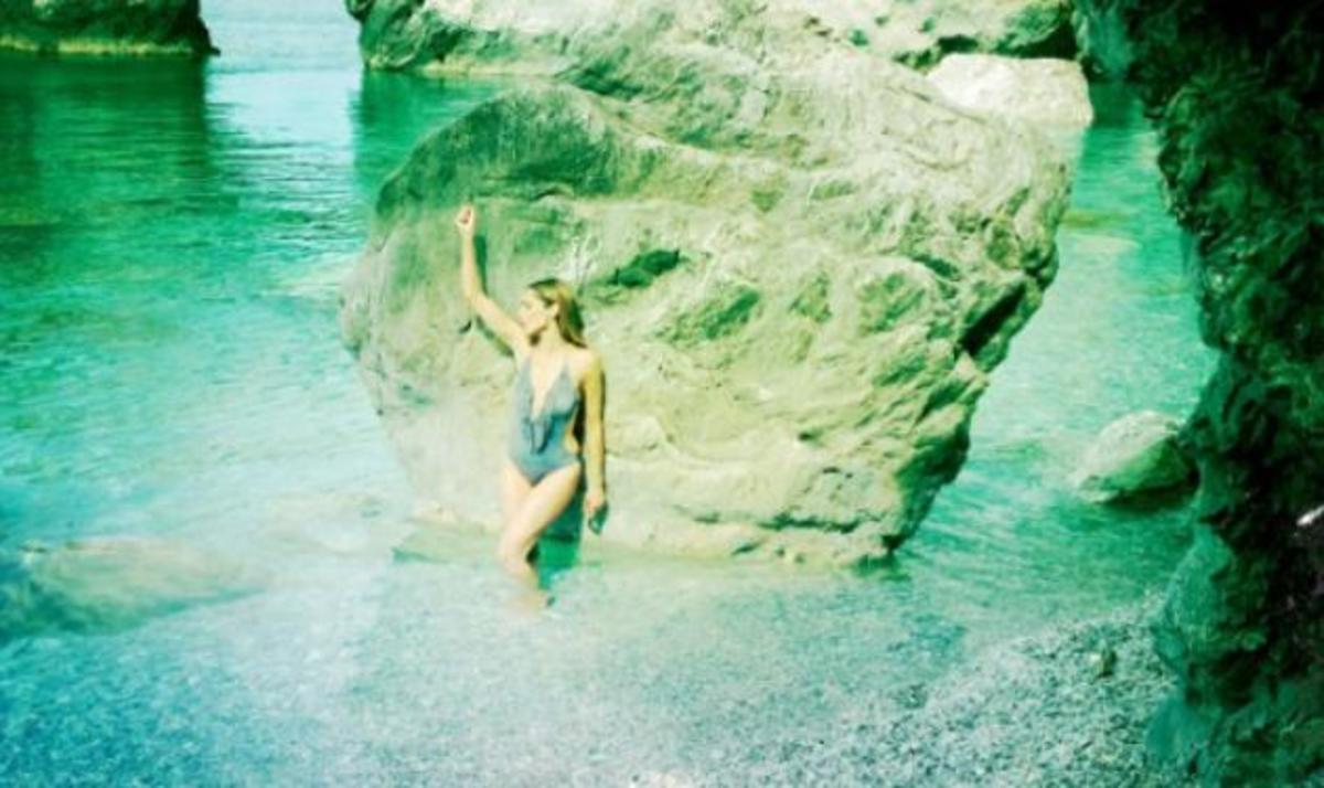 Δ. Βανδή: Οι πρώτες φωτογραφίες του νέου της video clip στη Σκιάθο! | Newsit.gr Δ. Βανδή: Οι πρώτες φωτογραφίες του νέου της video clip στη Σκιάθο! | Newsit.gr