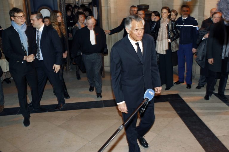 Βολές Ντε Βιλπέν εναντίον Σαρκοζί | Newsit.gr Βολές Ντε Βιλπέν εναντίον Σαρκοζί | Newsit.gr
