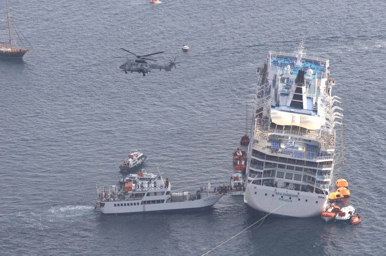 Άρχισε η δίκη για το ναυάγιο του Sea Diamond | Newsit.gr Άρχισε η δίκη για το ναυάγιο του Sea Diamond | Newsit.gr