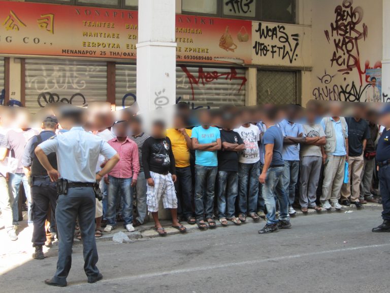 Σε εξέλιξη επιχείρηση «σκούπα» στο κέντρο – 654 προσαγωγές και 210 συλλήψεις – ΦΩΤΟ – ΒΙΝΤΕΟ | Newsit.gr Σε εξέλιξη επιχείρηση «σκούπα» στο κέντρο – 654 προσαγωγές και 210 συλλήψεις – ΦΩΤΟ – ΒΙΝΤΕΟ | Newsit.gr