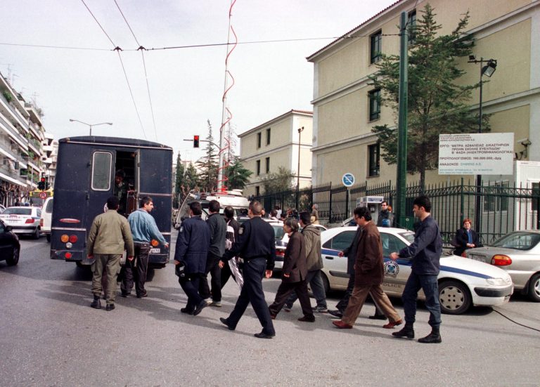 Στον Εισαγγελέα για τα επεισόδια – Ανάμεσά τους ένας ανήλικος | Newsit.gr Στον Εισαγγελέα για τα επεισόδια – Ανάμεσά τους ένας ανήλικος | Newsit.gr