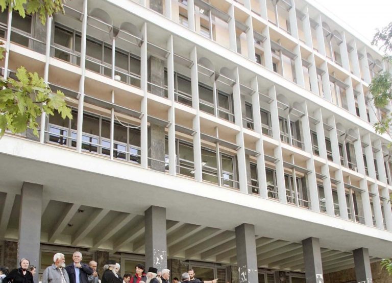 Ελεύθεροι αφέθηκαν 2 κατηγορούμενοι για υπεξαίρεση στο δήμο Θεσσαλονίκης | Newsit.gr Ελεύθεροι αφέθηκαν 2 κατηγορούμενοι για υπεξαίρεση στο δήμο Θεσσαλονίκης | Newsit.gr