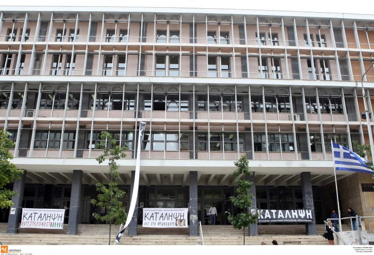 Οι πολιτικές εξελίξεις «μπλοκάρουν» τις κινητοποιήσεις των δικηγόρων | Newsit.gr Οι πολιτικές εξελίξεις «μπλοκάρουν» τις κινητοποιήσεις των δικηγόρων | Newsit.gr