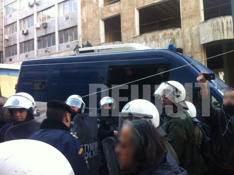 Περίπου 150 συλλήψεις από τις επεμβάσεις της αστυνομίας σε Βίλα Αμαλία και γραφεία της ΔΗΜΑΡ | Newsit.gr Περίπου 150 συλλήψεις από τις επεμβάσεις της αστυνομίας σε Βίλα Αμαλία και γραφεία της ΔΗΜΑΡ | Newsit.gr