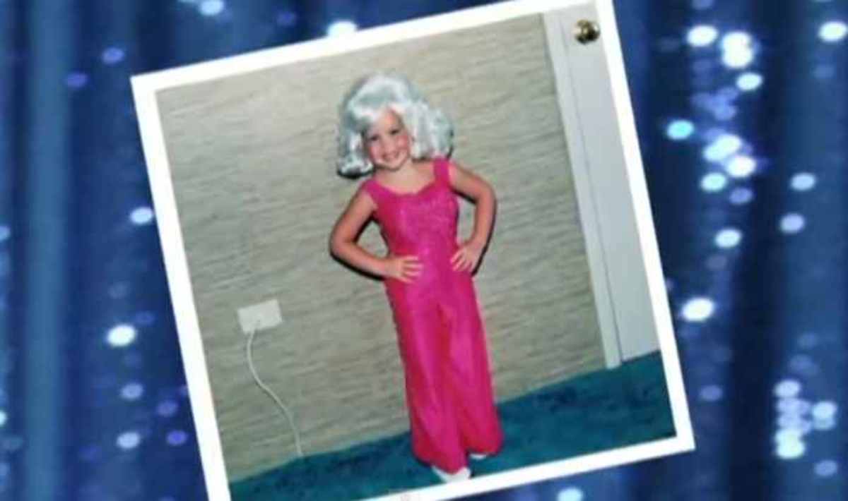 Έντυσε την 4χρονη κόρη της Dolly Parton και… τώρα κινδυνεύει να τη χάσει | Newsit.gr Έντυσε την 4χρονη κόρη της Dolly Parton και… τώρα κινδυνεύει να τη χάσει | Newsit.gr