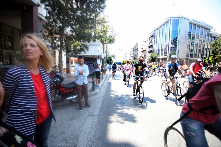 Η Ρένα Δούρου άρχισε τις προσλήψεις στην Περιφέρεια της Αττικής | Newsit.gr Η Ρένα Δούρου άρχισε τις προσλήψεις στην Περιφέρεια της Αττικής | Newsit.gr