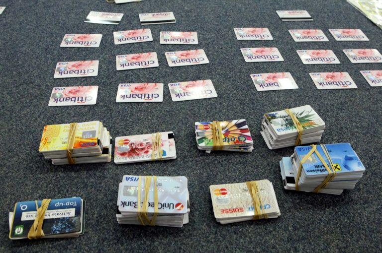 Δράμα: Σπείρα εξασφάλιζε δάνεια και κάρτες με πλαστά πιστοποιητικά! | Newsit.gr Δράμα: Σπείρα εξασφάλιζε δάνεια και κάρτες με πλαστά πιστοποιητικά! | Newsit.gr