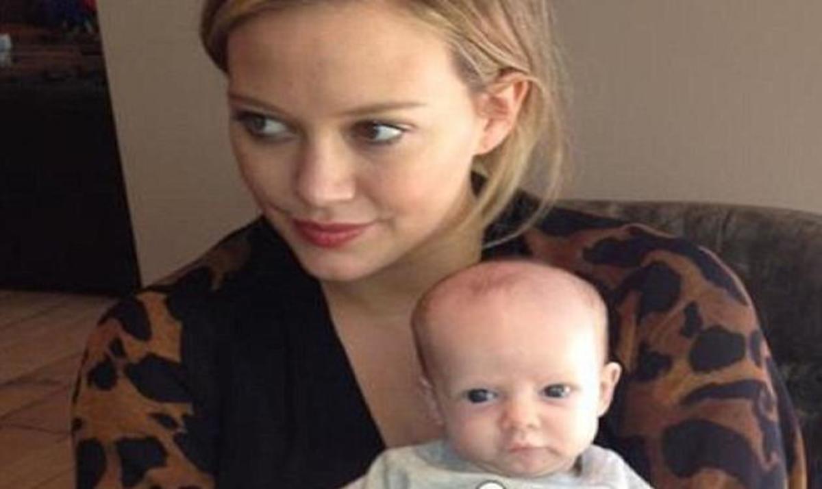 Hilary Duff: Μας συστήνει τον δυο μηνών γιο της! Δες φωτογραφίες | Newsit.gr Hilary Duff: Μας συστήνει τον δυο μηνών γιο της! Δες φωτογραφίες | Newsit.gr