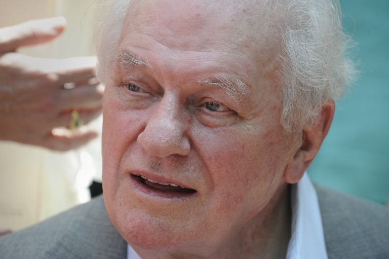 Πέθανε ο Τσαρλς Ντέρνινγκ | Newsit.gr Πέθανε ο Τσαρλς Ντέρνινγκ | Newsit.gr