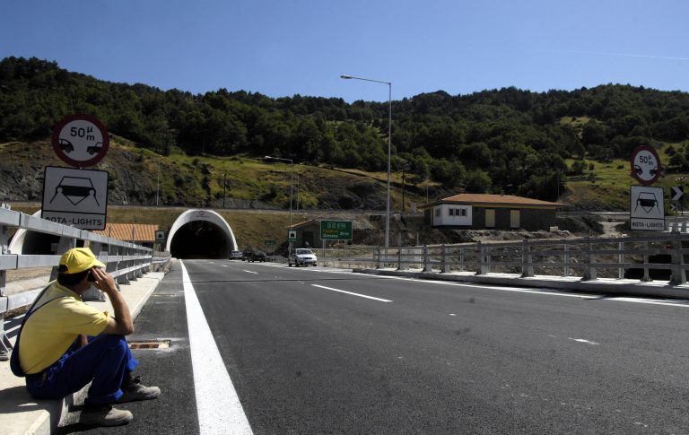 Θεσσαλονίκη: Μπλόκο στην Εγνατία λόγω Καλλικράτη! | Newsit.gr Θεσσαλονίκη: Μπλόκο στην Εγνατία λόγω Καλλικράτη! | Newsit.gr
