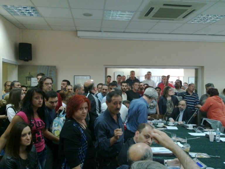 Πάτρα: Εξακολουθούν να »βράζουν» με τους αλλοδαπούς – Εισβολή κατοίκων στο δημοτικό συμβούλιο! | Newsit.gr Πάτρα: Εξακολουθούν να »βράζουν» με τους αλλοδαπούς – Εισβολή κατοίκων στο δημοτικό συμβούλιο! | Newsit.gr