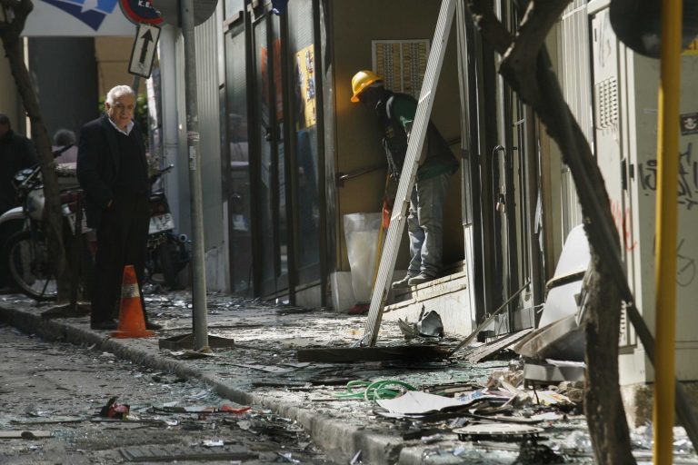 Ιώαννινα: Έβαλαν βόμβα σε κατάστημα αλλοδαπού! | Newsit.gr Ιώαννινα: Έβαλαν βόμβα σε κατάστημα αλλοδαπού! | Newsit.gr