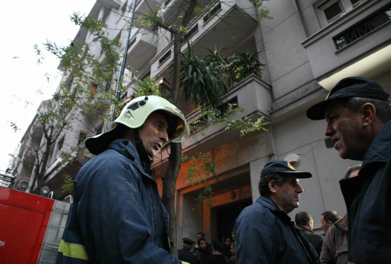 Θεσσαλονίκη: Αυτοσχέδιος εκρηκτικός μηχανισμός σε σύνδεσμο φιλάθλων του Άρη | Newsit.gr Θεσσαλονίκη: Αυτοσχέδιος εκρηκτικός μηχανισμός σε σύνδεσμο φιλάθλων του Άρη | Newsit.gr